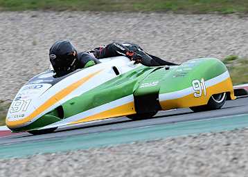 Für Luke Williams und seinem Beifahrer Kevin Kölsch geht es in Brands Hatch um den Titel in der BSB Sidecar
