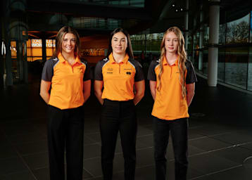 Ella Stevens, Ella Lloyd und Ella Häkkinen (v.l.)