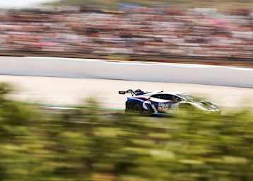 Jordan Pepper knallt den Grasser Lamborghini auf die Pole!