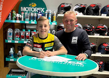 Mika Siebdrath unterschreibt beim Team Freudenberg