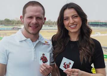 Stefan Bradl mit Servus-TV-Kollegin Alina Marzi