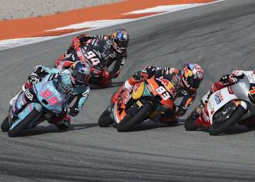 Alvaro Carpe bei seinem Überholmanöver gegen Maximo Quiles