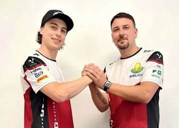 Mattia Casadei und Davide Giugliano (v.l.)