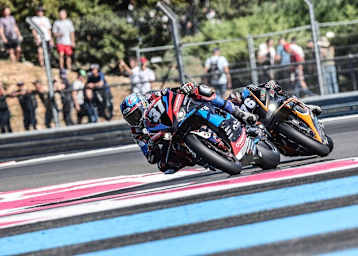 BMW führt in der Weltmeisterschaft