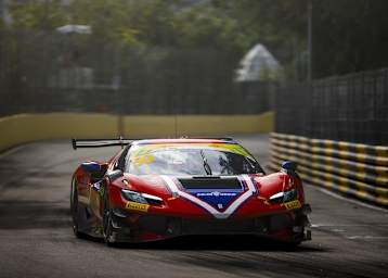 Debütsieg von Ferrari beim FIA GT World Cup