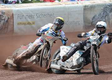 Erik Riss (re.) hofft auf eine normale Saison 2026