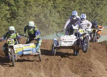 Taktisch klug zum Titel: Hermans/van den Bogaart (#3) im Duell mit Hodges/Henderson (#13), dahinter Weiss/Schneider (#91)