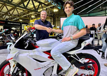 Phillip Tonn und Teamchef Paul Tobin