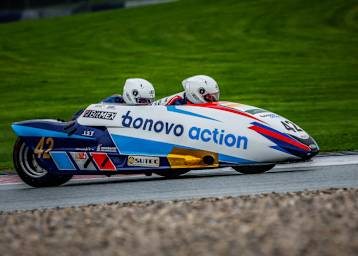 Lennard/Göttlich und Uwe Neubert fuhren von Platz 14 noch auf das Podest