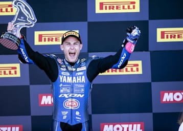 Jules Cluzel jubelt über Platz 2