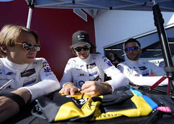 Colton Herta (Mitte) mit Philipp Eng (re.) und Augusto Farfus