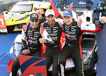 Gewinnen in Portimão: (v.li.) Sébastien Buemi, Ryo Hirakawa und Brendon Hartley