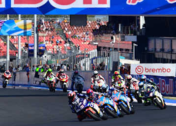 Das MotoE-Feld beim Finale 2023 in Misano angeführt von Openbank-Aspar-Fahrer Jordi Torres