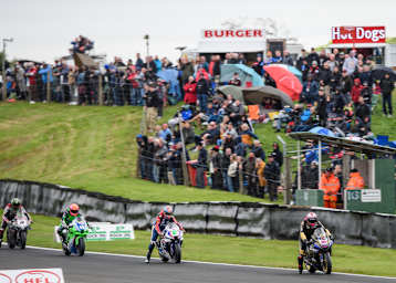 Ray vor Glenn Irwin, Skinner und Bridewell