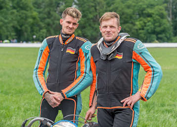 Überraschung: Auch die Herxheimer Patrick Zwetsch (r.) und Beifahrer Victor Caric sind für das EM-Finale qualifiziert