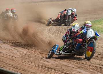 Mit der Nummer 1 in Hechthausen Nicole Standke und Desiree Holstein