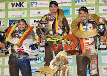 Podest in Werlte: Romano Hummel (Mitte), Chris Harris (l.) und Andrew Appelton (r.)