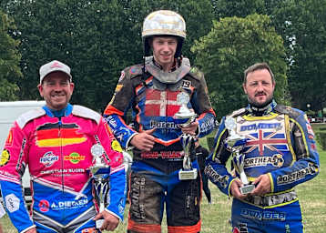 Jacob Bukhave (Mitte), Stephan Katt (l.) und Chris Harris in Zweibrücken