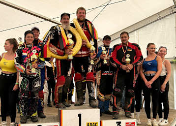 Podest in Melsungen mit den Bahnpokalsiegern Fabian Müller und Peter Maurer 