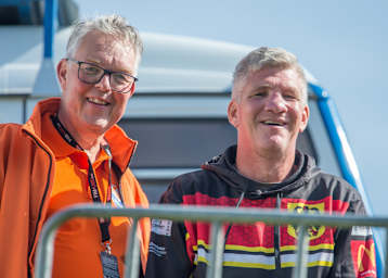 Marco Hundsrucker (r.) in Roden mit Sprecher Jacob Alkema