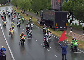 Lukas Maurer (18), David Datzer (55) und Ville Valtonen (13) bilden in Imatra die erste Startreihe