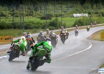 Einer, der am linken Streckenrand stehenden Lichtmasten wurde Joey den Besten zum Verhängnis