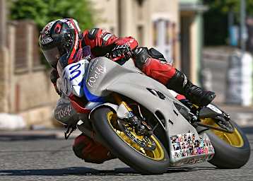 Wolfgang Schuster: Bester Deutscher im ersten Lauf der IRRC Supersport