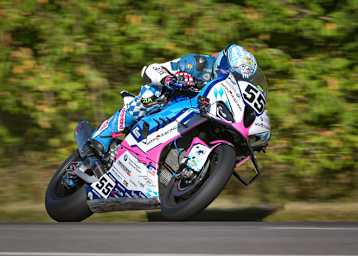 David Datzer heißt der Sieger im ersten Rennen der IRRC Superbike in Frohburg