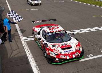  Frikadelli Racing feiert einen emotionalen Debütsieg