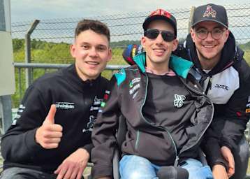 Marco Fetz (li.) und Bastian Ubl (re.) sammeln Geld