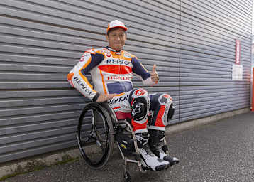 Takuma Aoki ist nach seinem Unfall 1998 wieder im Rennsport aktiv