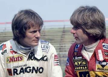 Bild aus 1982: Manfred Winkelhock (re.) mit Marc Surer