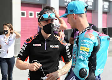 CFMOTO-Pilot Xavier Artigas (rechts) ist zum Beispiel schon größer als MotoGP-Pilot Maverick Viñales