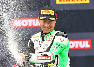 Erster Saisonsieg von Yuta Okaya