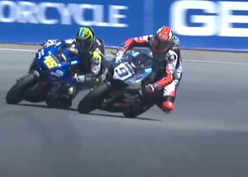 Danilo Petrucci bremste spät, kam aber nicht an Petersen vorbei