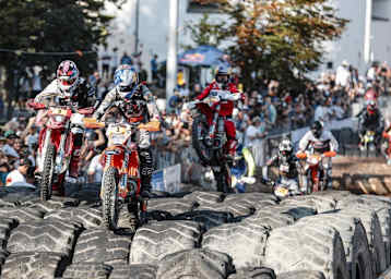 Der City-Prolog beim Red Bull Romaniacs 2022 hatte es in sich