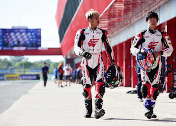 Das Idemitsu-Moto2-Duo: Somkiat Chantra und Ai Ogura