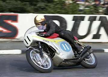 Mike Hailwood auf der Insel Man 1966 mit der 350-ccm-Honda