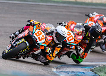 Walid Khan vor Dustin Schneider