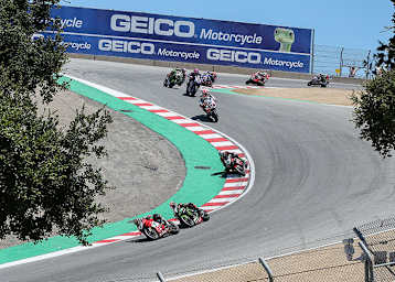 Die Corkscrew in Laguna Seca: Davies vor Rea bei der SBK 2019