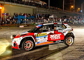 Champion Efrén Llarena