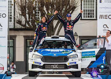 Laurène Godey und Partner Sébastien Loeb