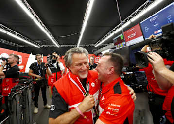 Michael Andretti feierte den Formel-E-WM-Titelgewinn mit Teamchef Roger Griffiths