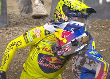 Justin Barcia war der erste Gratulant im Ziel von Indianapolis