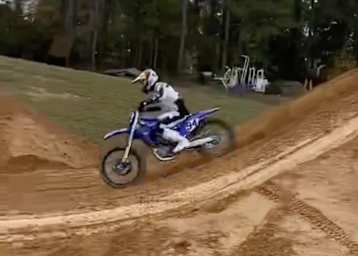 Ken Roczen testete die Yamaha bei Club MX