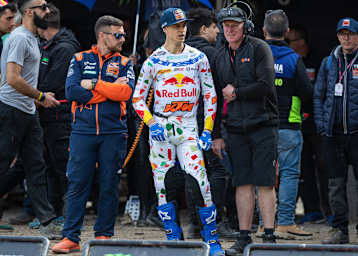 Joël Smets (rechts) mit Andrea Adamo; links Trainings-Mechaniker Nino Suriano