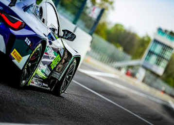 Mit dem BMW M4 GT3 von WRT bestreitet Valentino Rossi die Road to Le Mans-Rennen