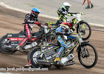 Wozniak (rot) gegen Pawlicki (blau) und Vaculik