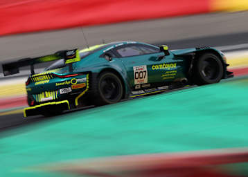 Aston Martin jubelt in Spa!