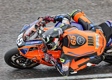 Marco Fetz auf der Yamaha R1 in Japan